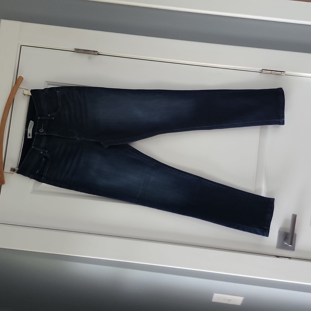 Levi Strauss Perfectly Slimming 512 Skinny jean!